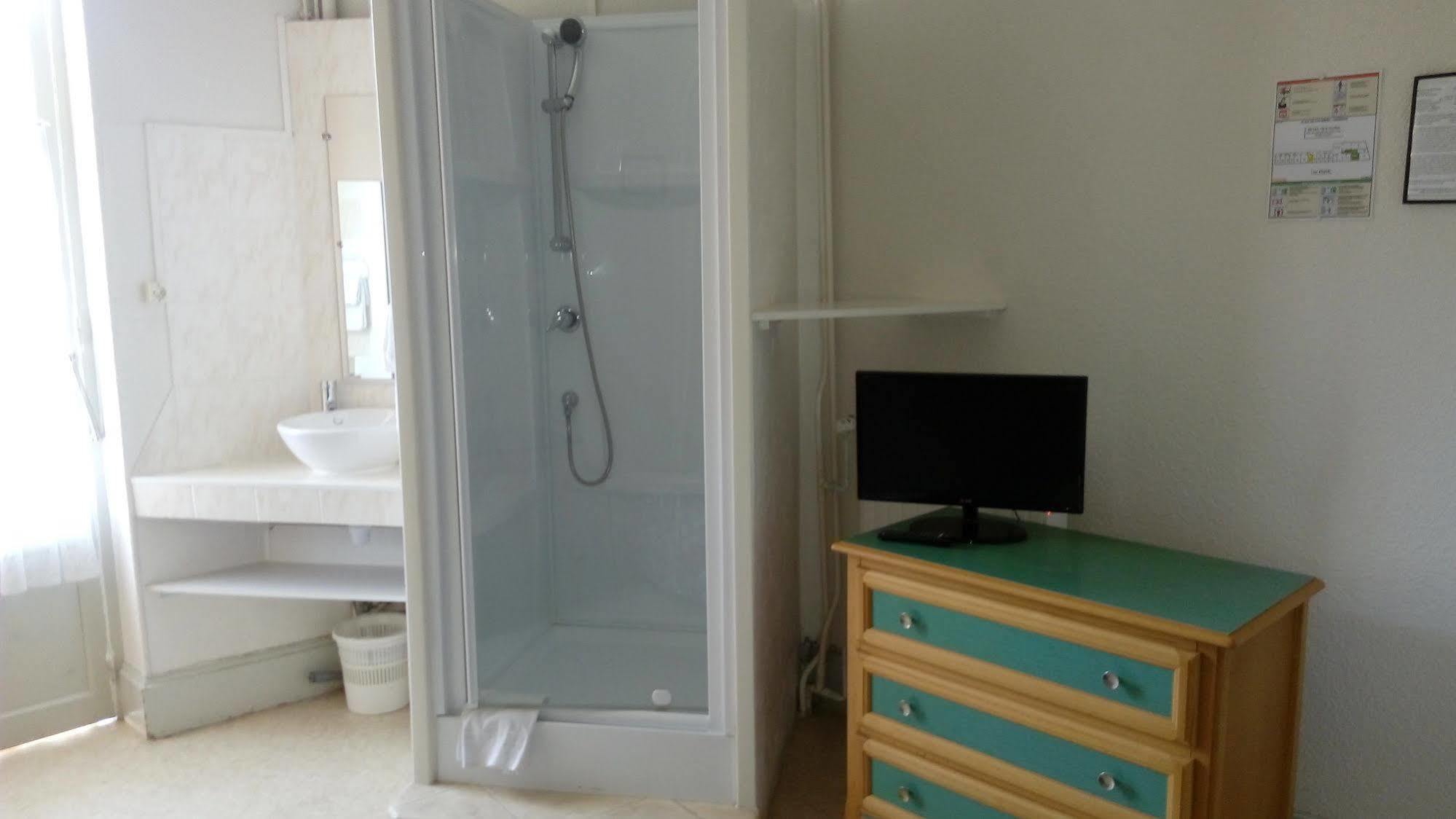 Hotel Nice Flore Vichy Esterno foto